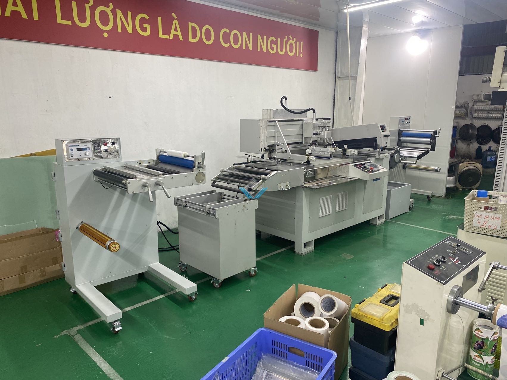 MÁY IN LỤA CUỘN LABEL - UV CỤC BỘ 350/450