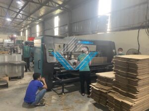 May dan thung carton 2600