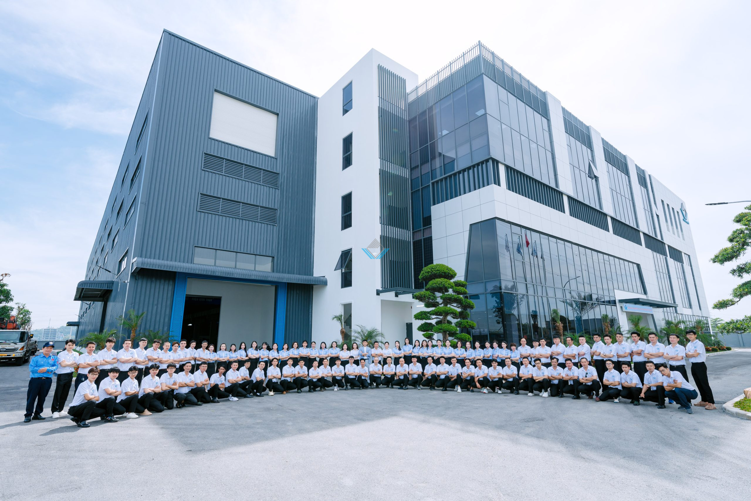 Showroom may bao bi Vu Gia voi hon 20,000m2 trung bay